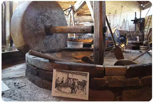 molino antiguo para trituración manzanas